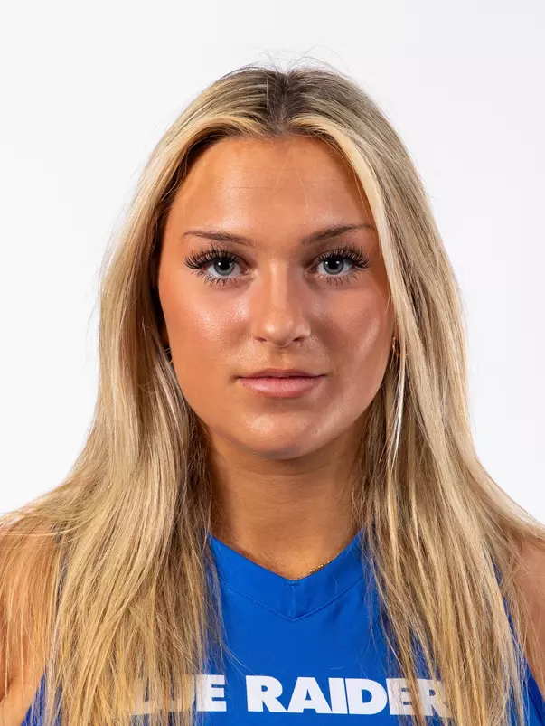 Sophia Henry Headshot 2025-26