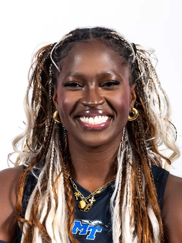 Danielle Lee Headshot 2026