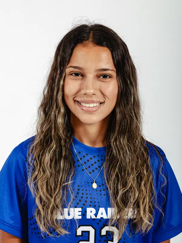 2026 Luiza Junior dos Santos Headshot
