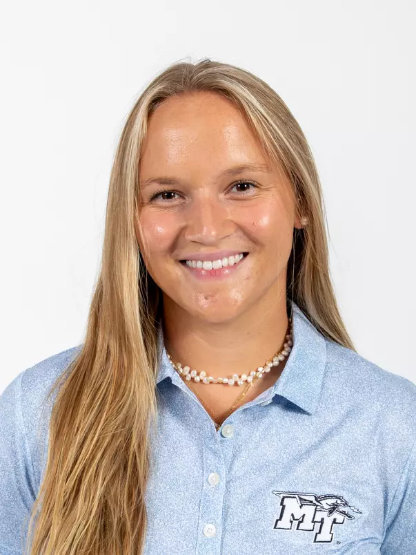 Carolina Hortian Headshot 2026