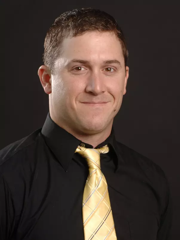 Diving Coach James Sweeney headshot