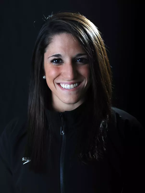 Nathalia Mello
Photo by Dak Dillon