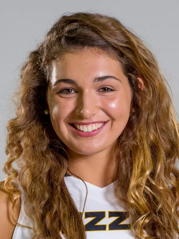 Hannah Schuchts 2015-16 Headshot