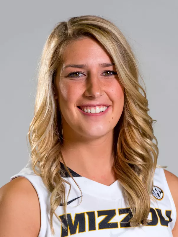 Lindsey Cunningham 2015-16 Headshot