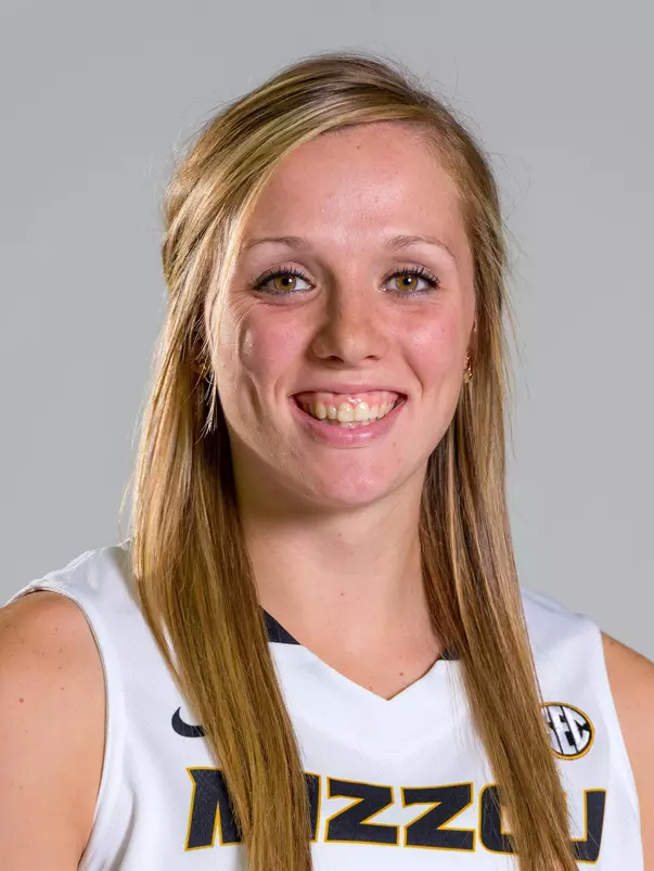 Michelle Hudyn 2015-16 Headshot