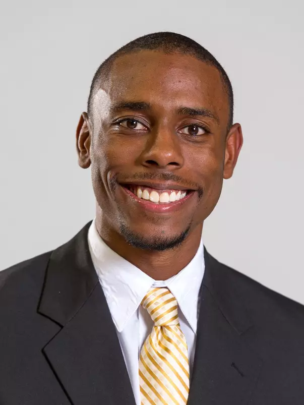 Michael Scott 2015-16 Headshot