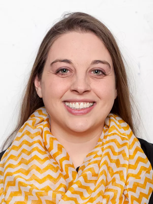 Stephanie Ross headshot