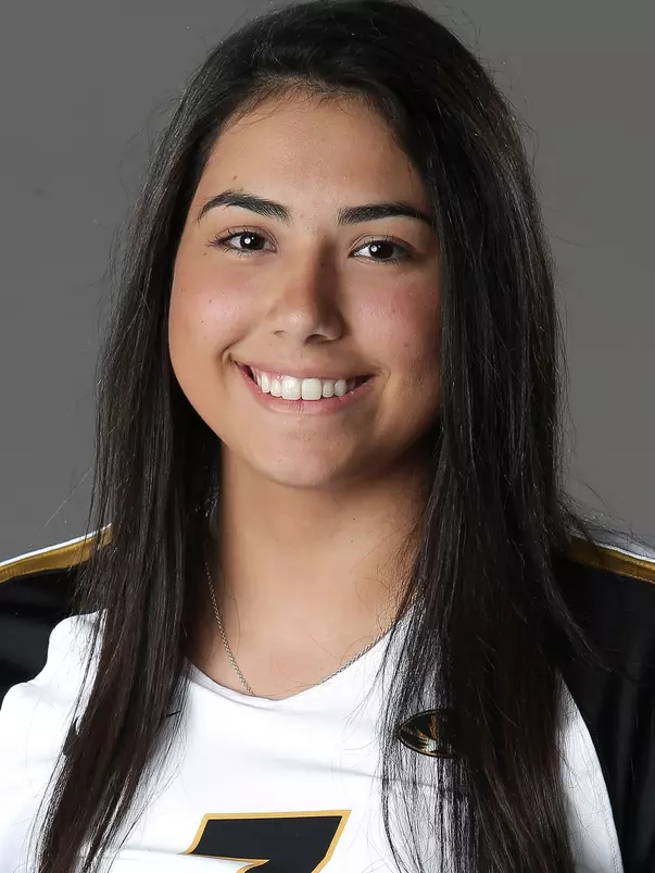 2018 VB Headshots - Andrea Fuentes