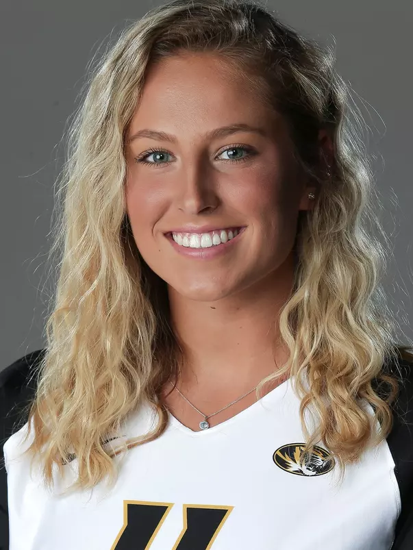 2018 VB Headshots - Annika Gereau