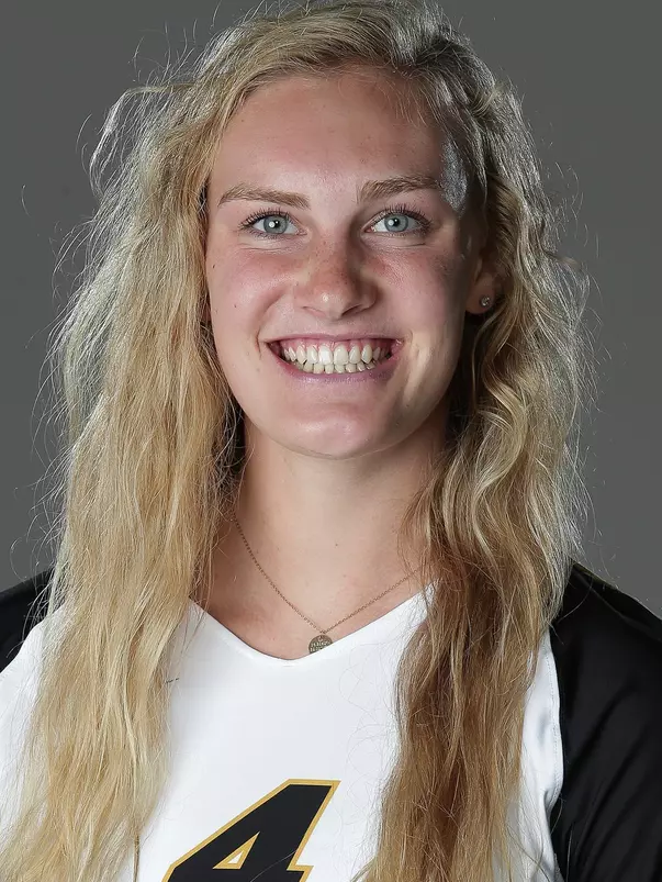2018 VB Headshots - Brynn Paumen