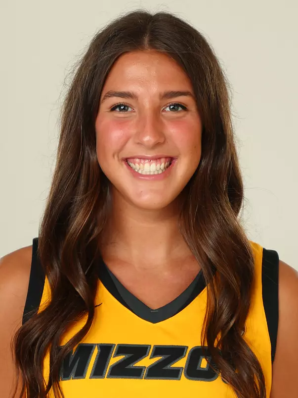 Sarah Linthacum 2021 Headshot