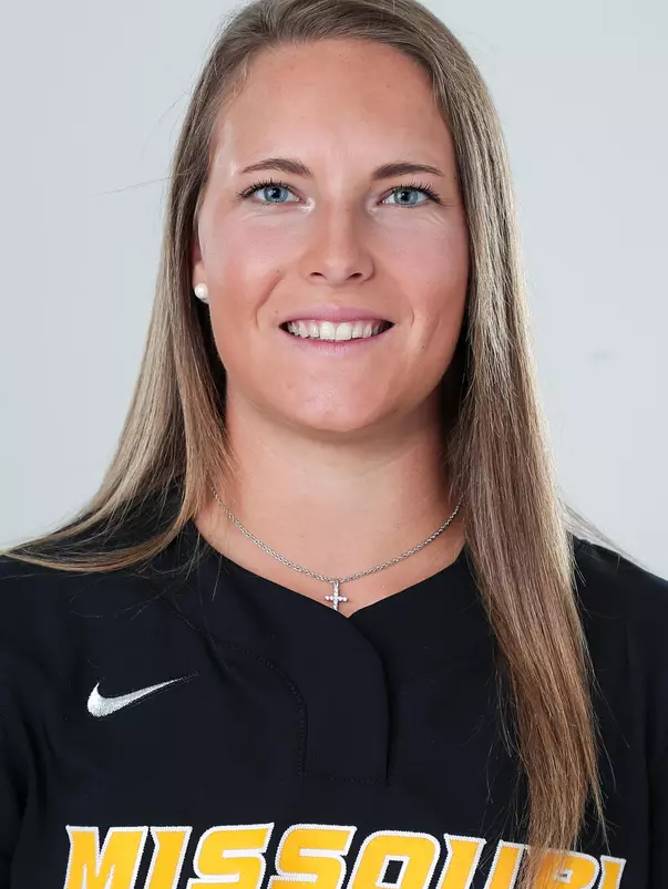 Julia Crenshaw 2022 Headshot