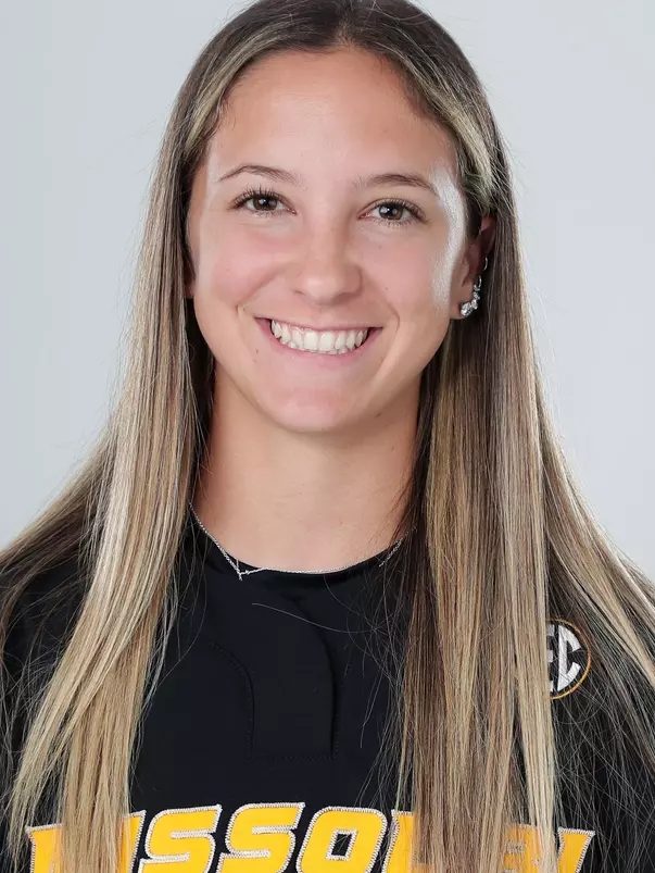 Jenna Laird 2022 Headshot