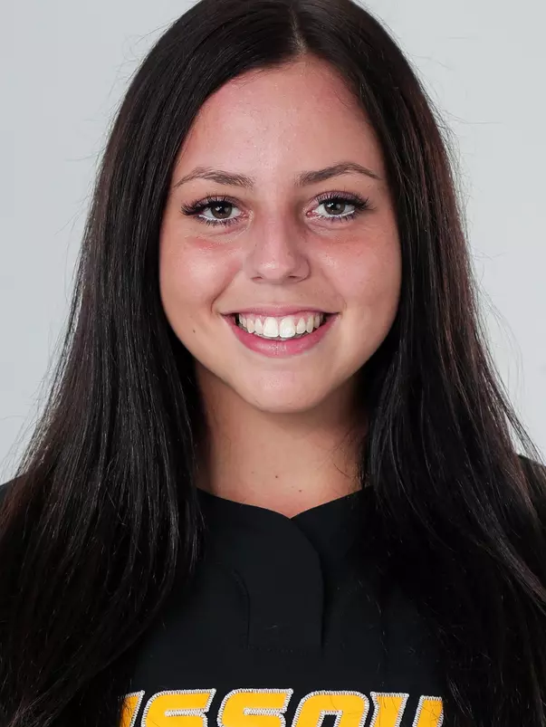 Riley Frizell 2022 Headshot