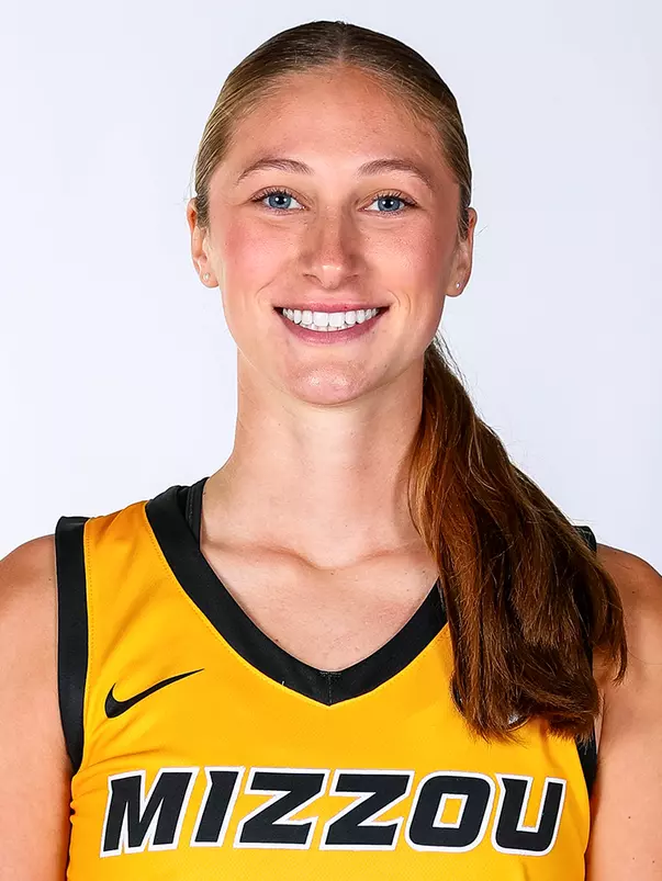 AbbeySchreackeHeadshot