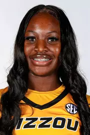Angelique Ngalakulondi Headshot (2023-24)
