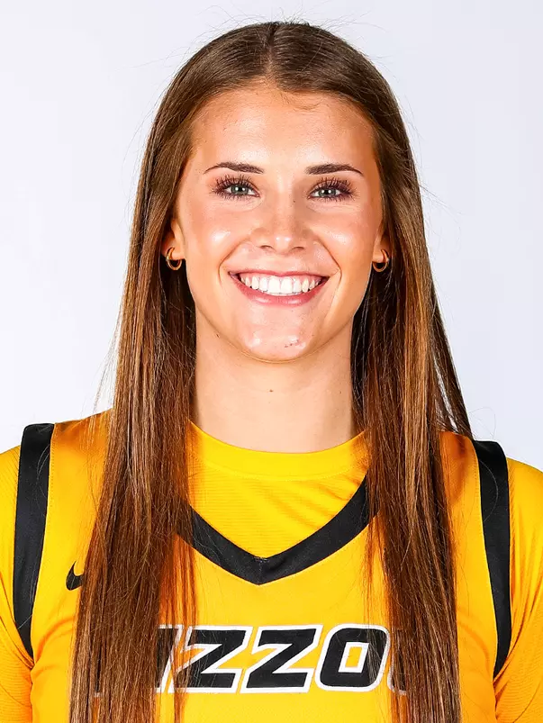 Ashton Judd Headshot (2023-24)