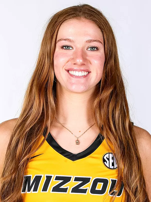Grace Slaughter Headshot (2023-24)