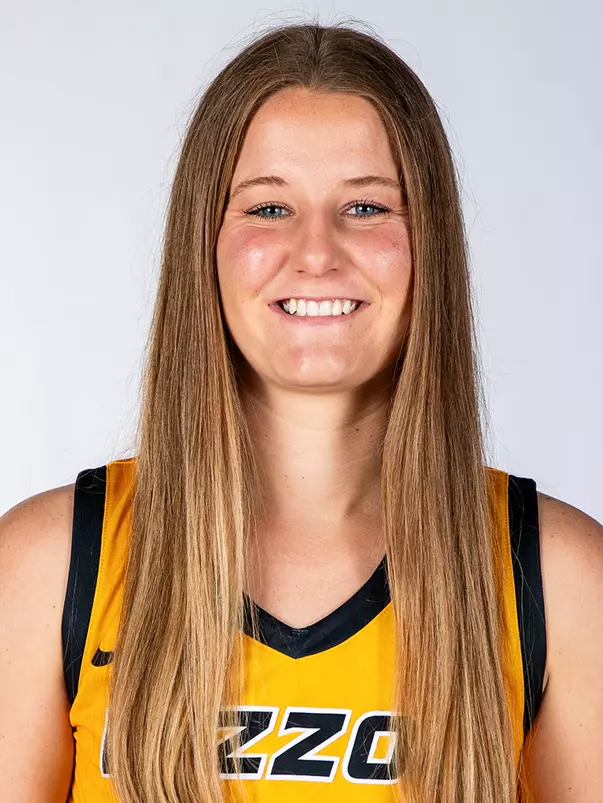 Hayley Frank Headshot (2023-24)