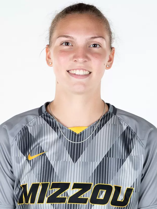 Bella Hollenbach_Soccer23