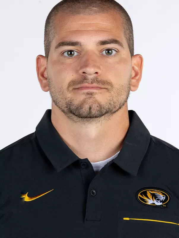 John Grundy_20230726_Headshots_005