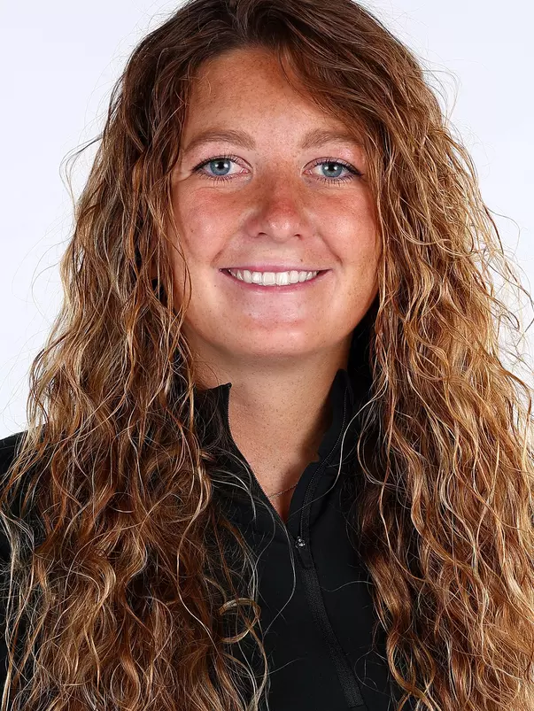 AliviaForshey head shot cropped web