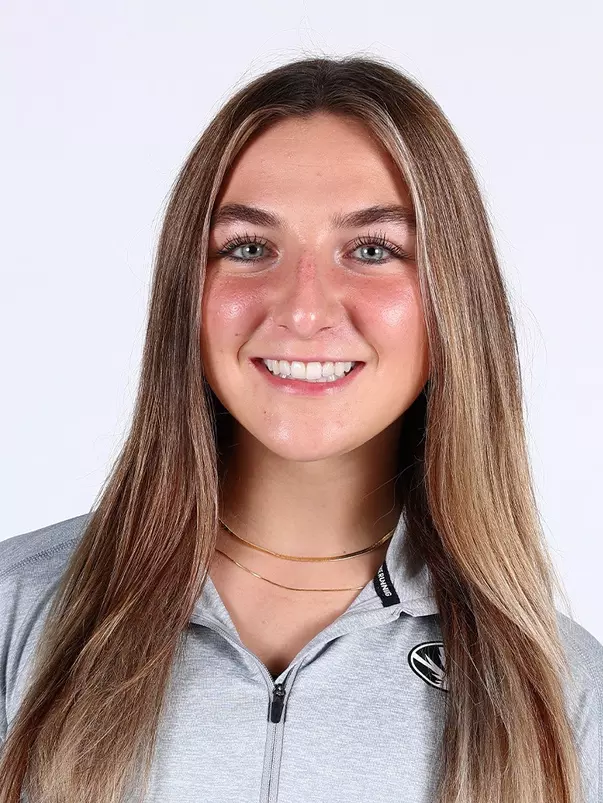 Emelia Arnone Headshot