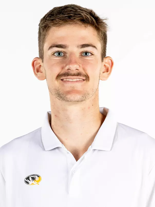 Luke Voelker Headshot