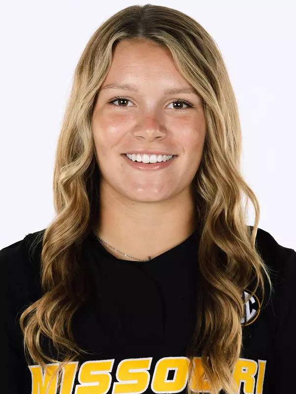 Danielle_Blackstun_cropped_headshot