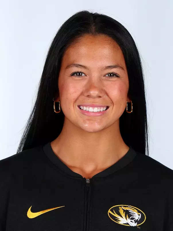 Kamryn Wong Head Shot