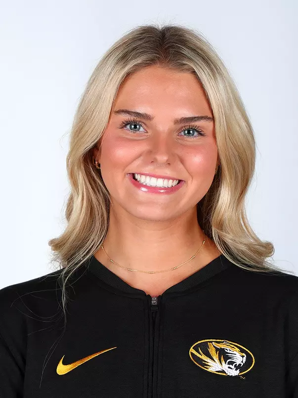 Piper McNeil Head Shot