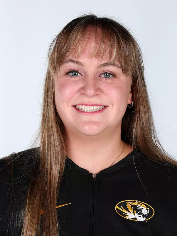 Sydney Bales Head Shot