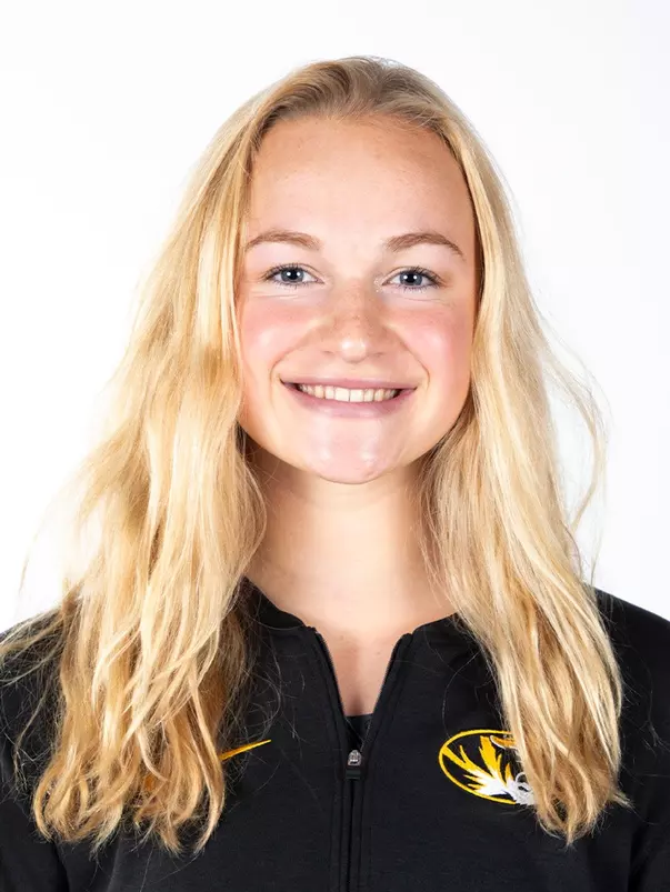 Karolina Bank Head Shot