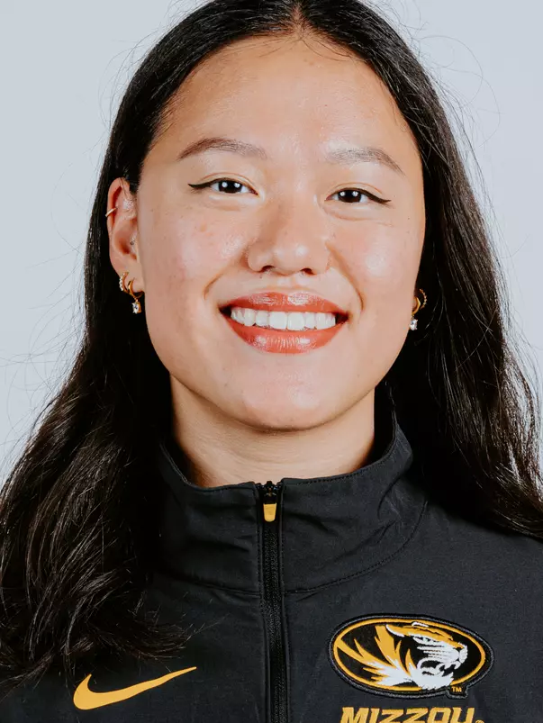 Mizzou gymnastics student-athlete Helen Hu's 2025 headshot.