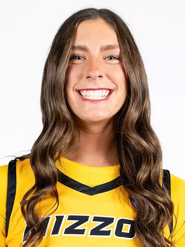 2024-25 Hannah Linthacum Headshot