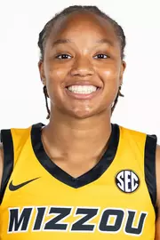 2024-25 Londyn Oliphant Headshot