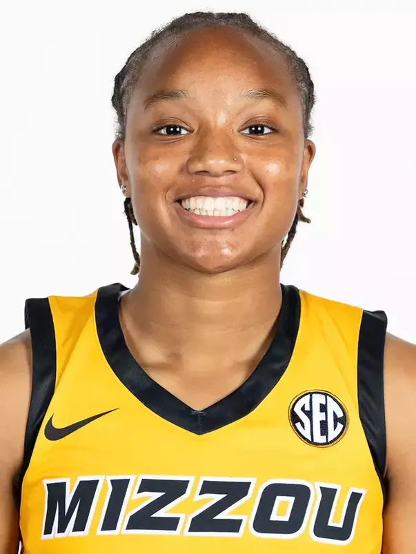 2024-25 Londyn Oliphant Headshot