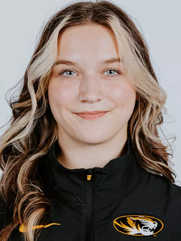 Kylie Minard Headshot