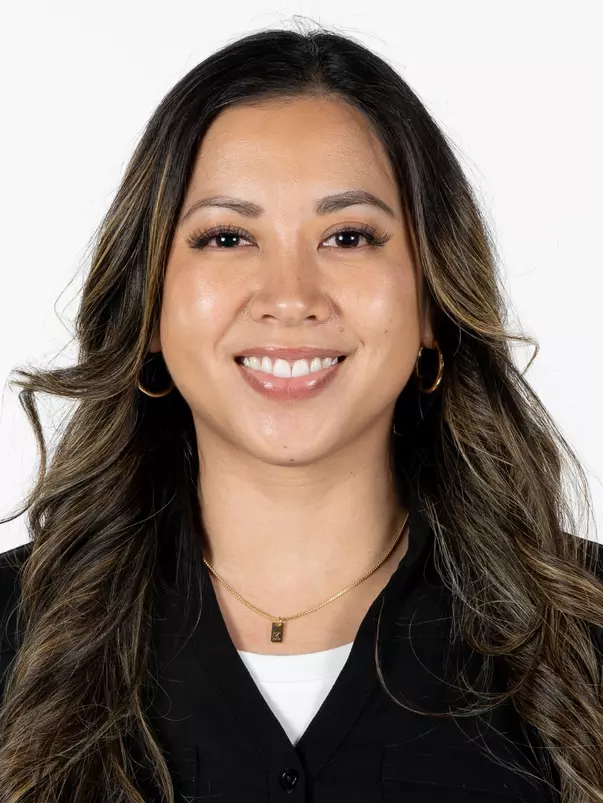 Kim Tolentino Headshot