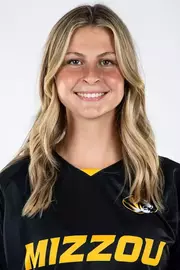 Ashlyn Mills 2024 Headshot