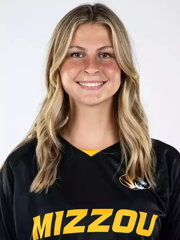 Ashlyn Mills 2024 Headshot