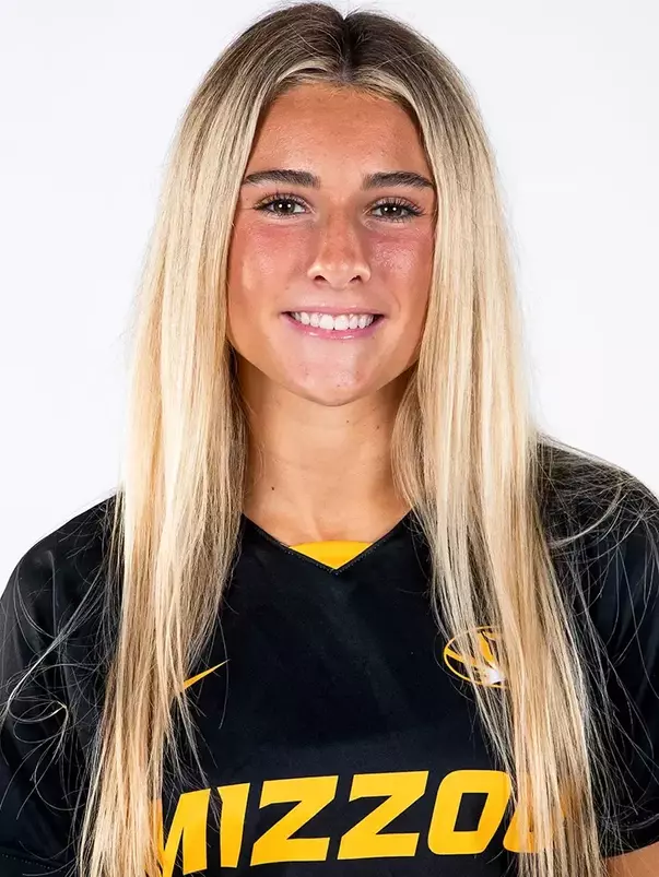 Ava Vetter 2024 Headshot