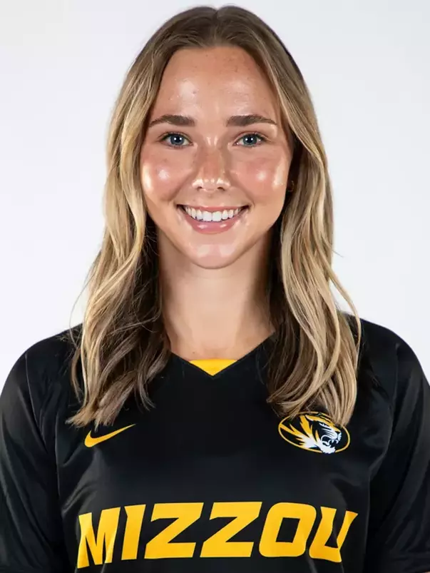 Leah Selm 2024 Headshot