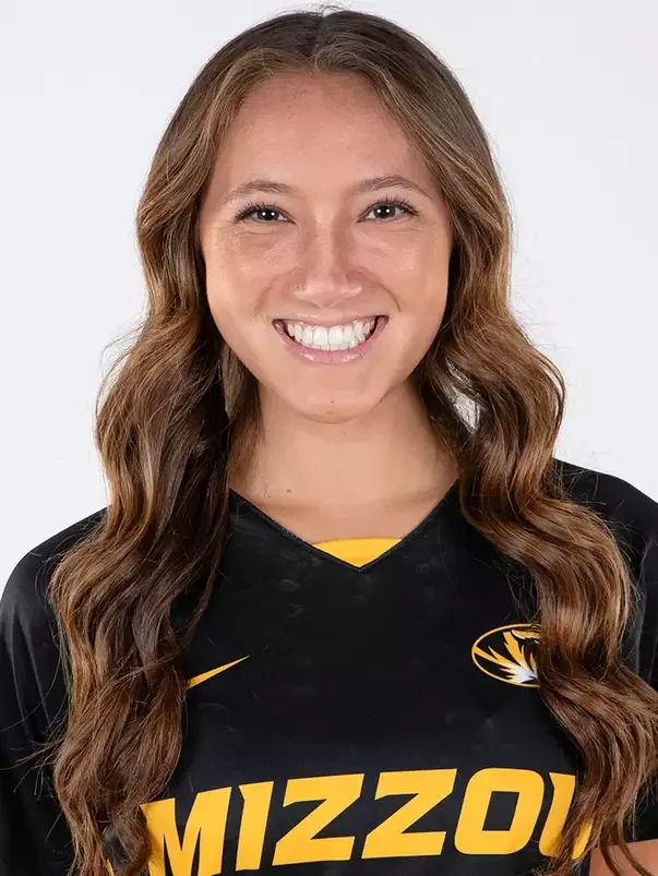 Mia Yang 2024 Headshot