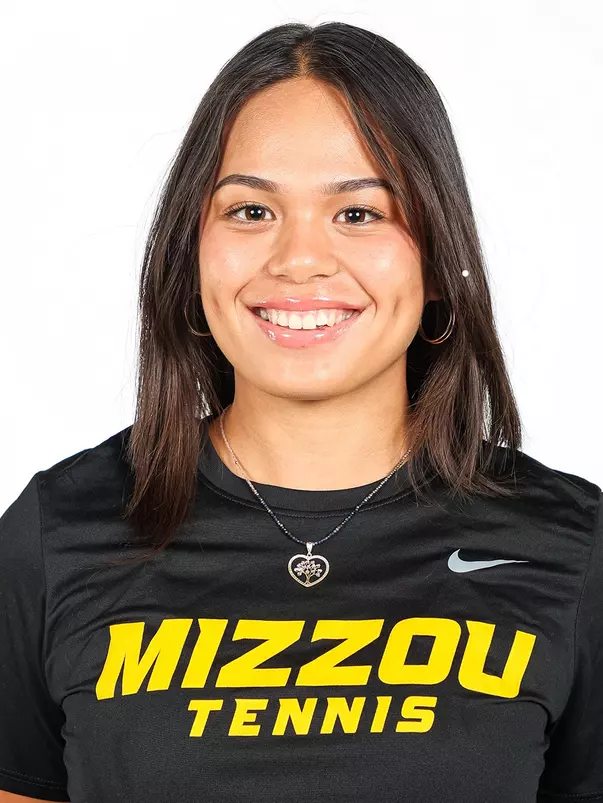 Inah Canete Head Shot 24-25