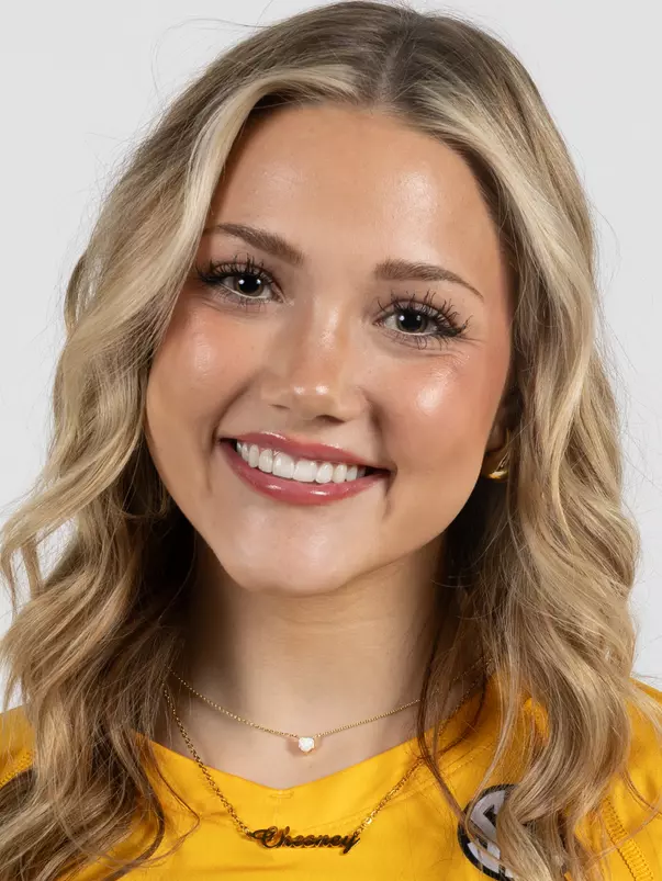 Chesney Peterson Headshot