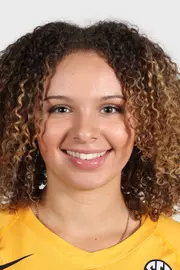 Tañia Duncan 2025 headshot