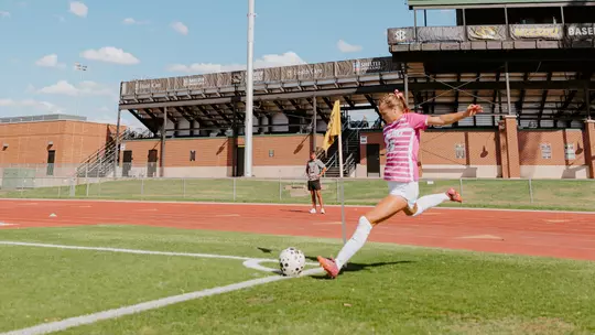Mizzou soccer takes a corner kick during the team's game against Alabama on October 5, 2025.
