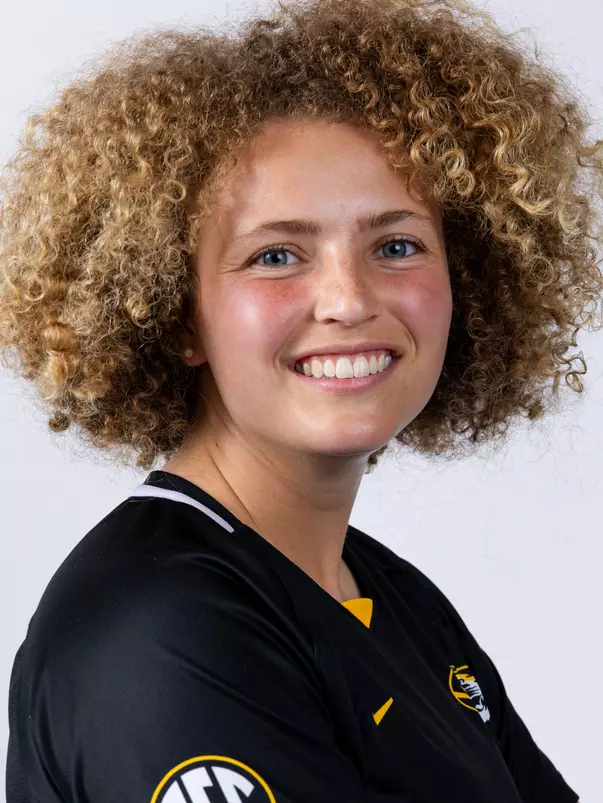 Monica Brauner's 2025 headshot.