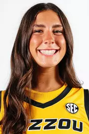 Hannah Linthacum 2025-26 Headshot